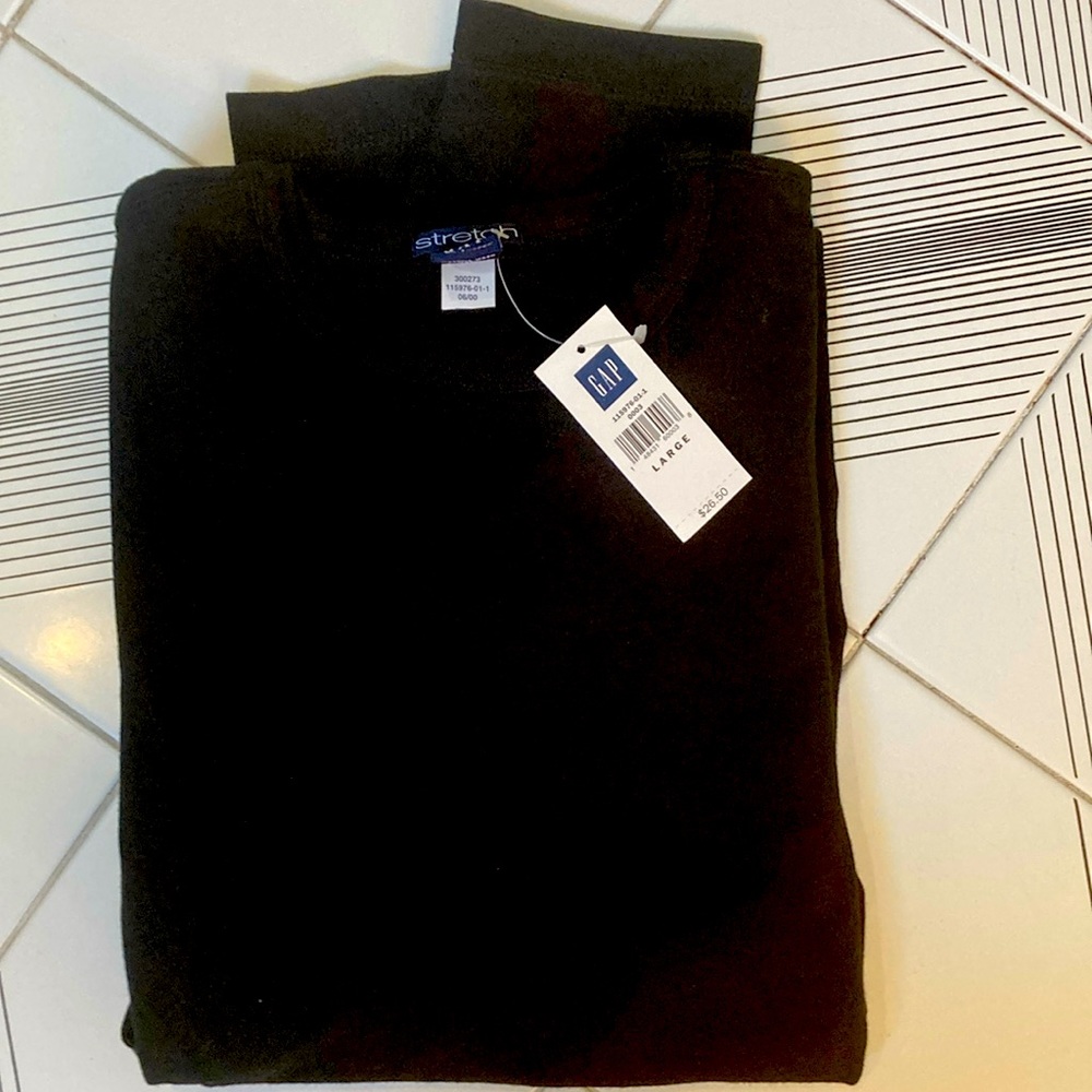 Men's black stretchy tee shirt. Super soft. NWT